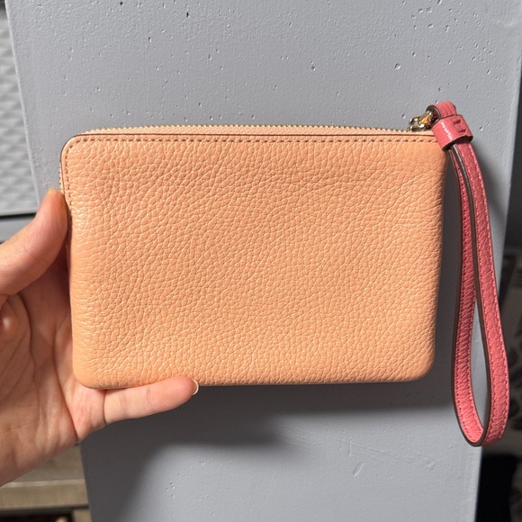 PINK COACH WRISLET - Picture 2 of 5